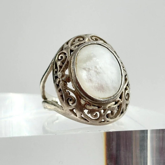 Oval Cut Mother of Pearl Abalone Vintage Sterling Silver Cutout Ring - sz 7 - Picture 1 of 9